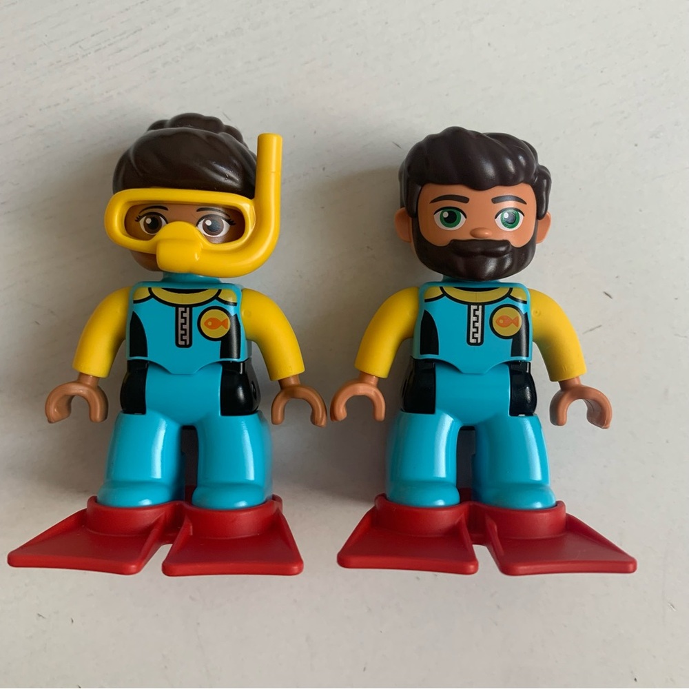 Lego DUPLO Submarine Adventure Set 10910 - Picture 2 of 9